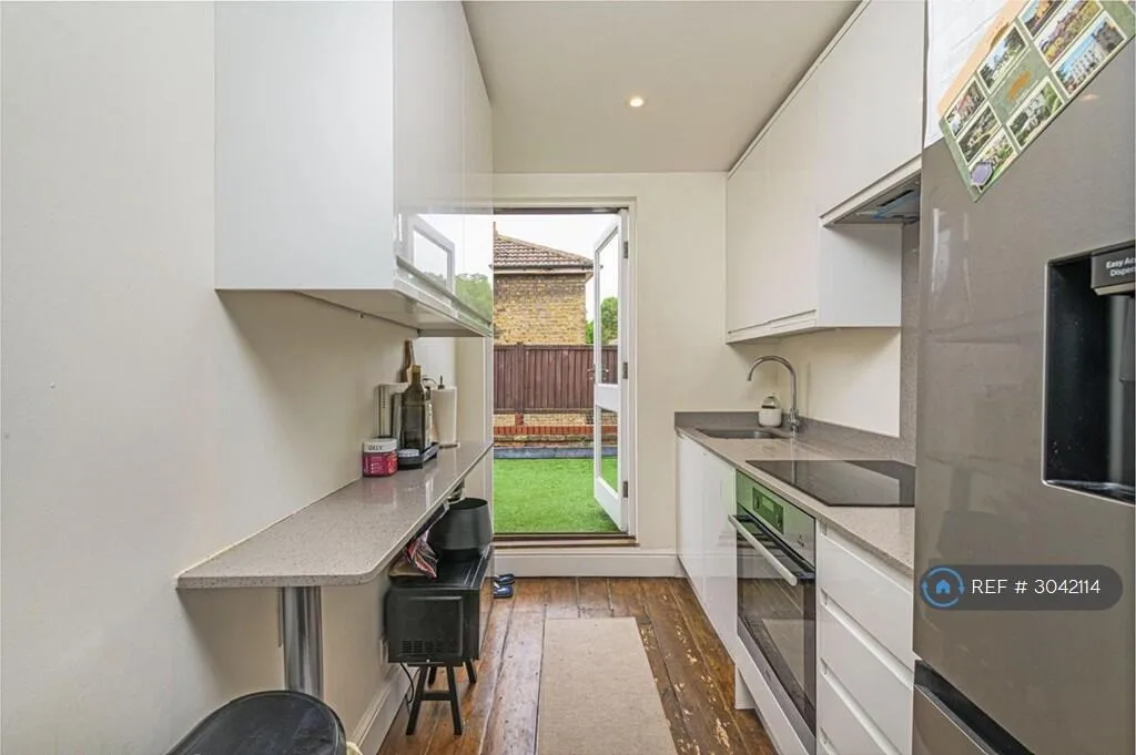 2 bedroom maisonette for rent