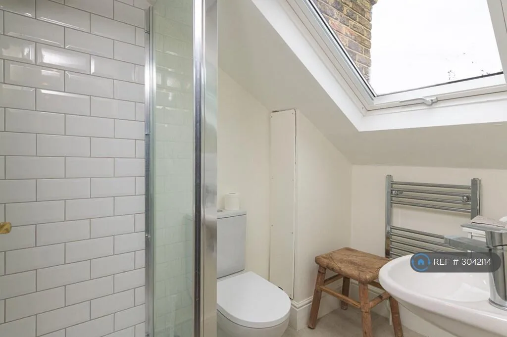 2 bedroom maisonette for rent