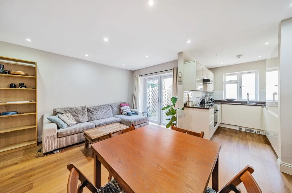 2 bedroom flat for rent