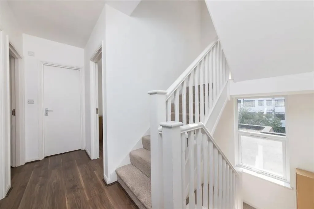 4 bedroom flat for rent