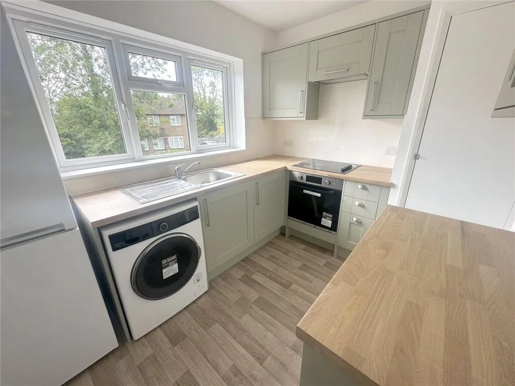 1 bedroom maisonette for rent