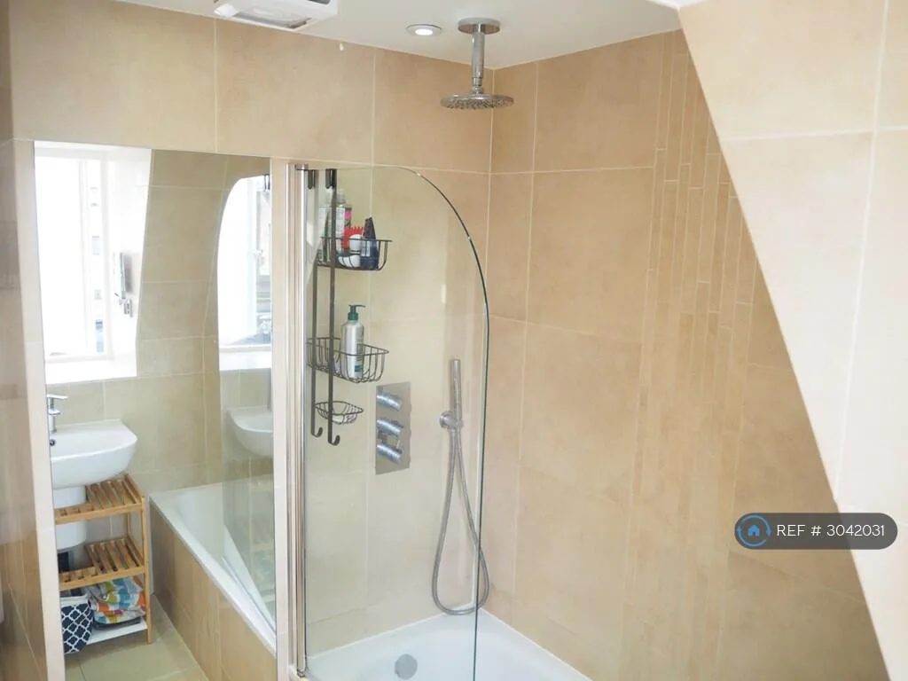 2 bedroom penthouse for rent