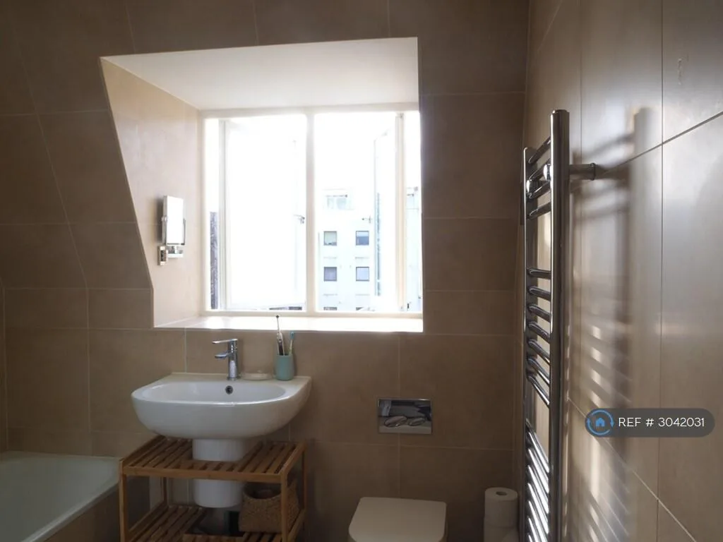 2 bedroom penthouse for rent