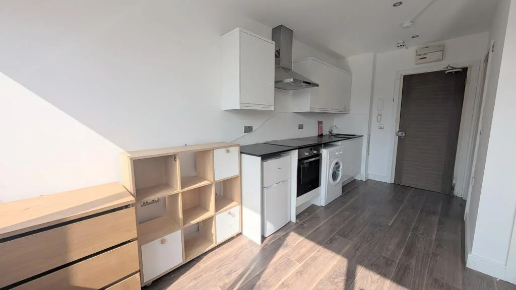 Studio flat for rent