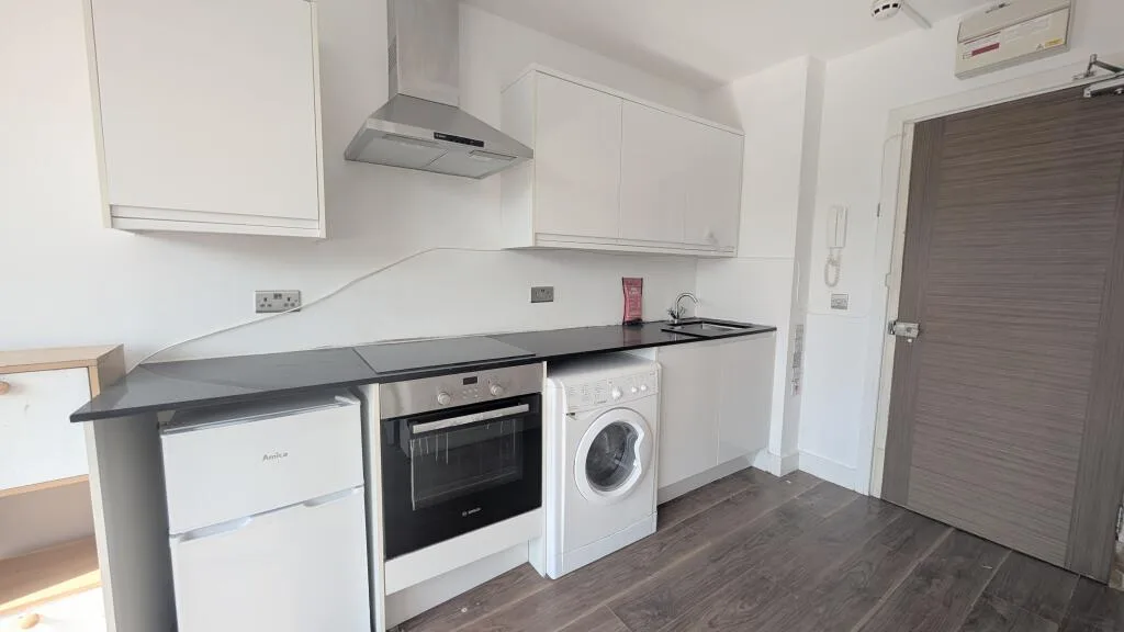 Studio flat for rent