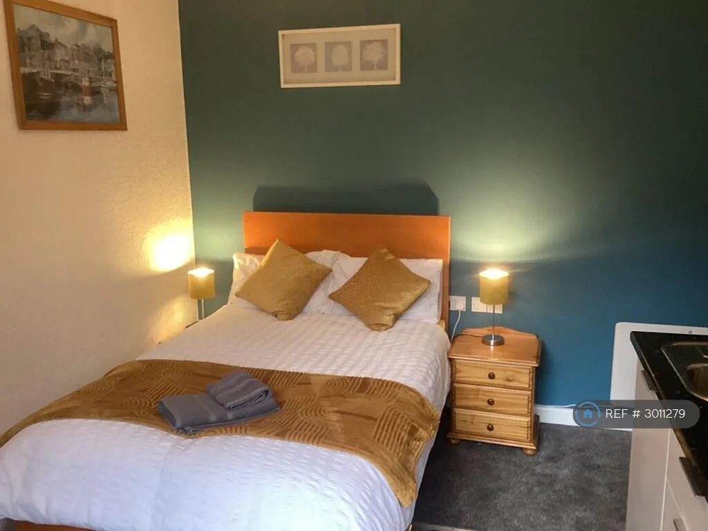 Studio flat for rent