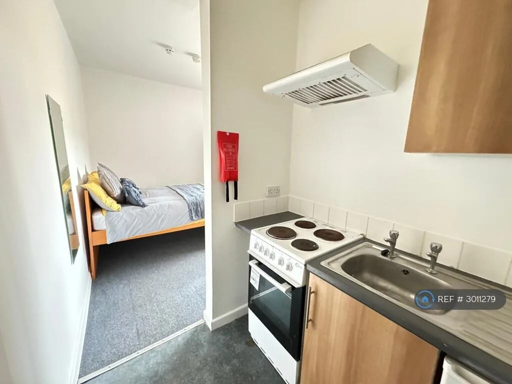 Studio flat for rent