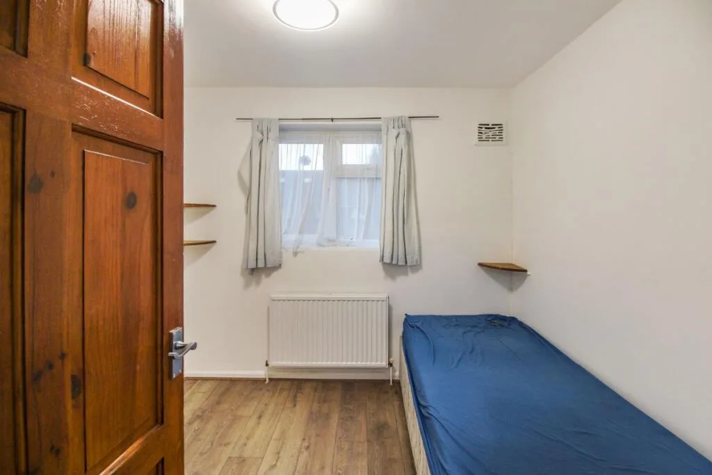 2 bedroom semi-detached house for rent