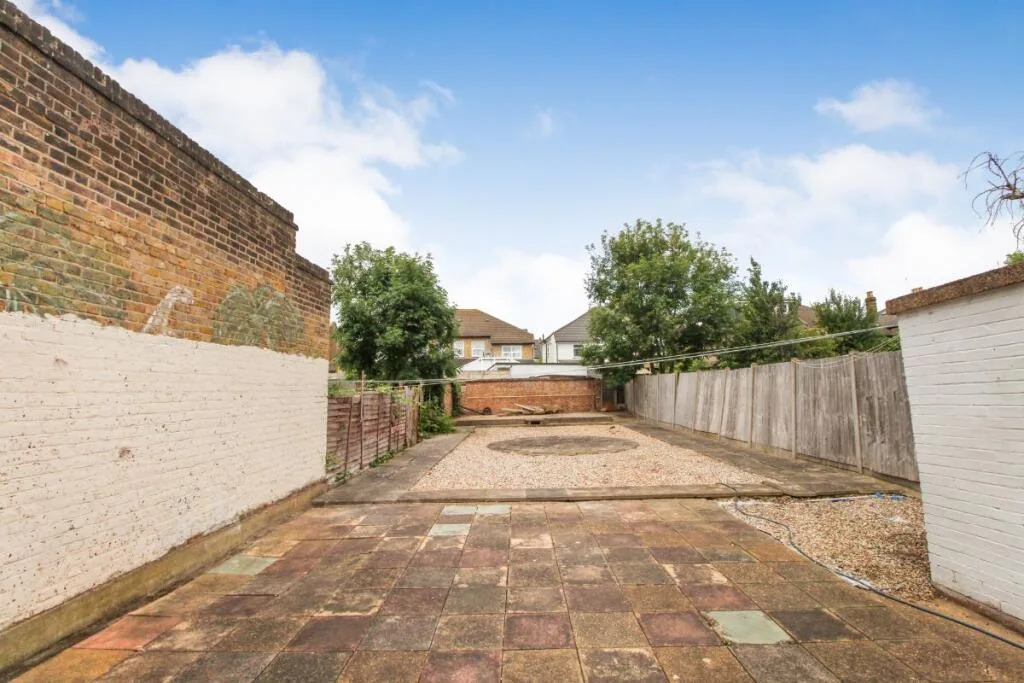 2 bedroom semi-detached house for rent