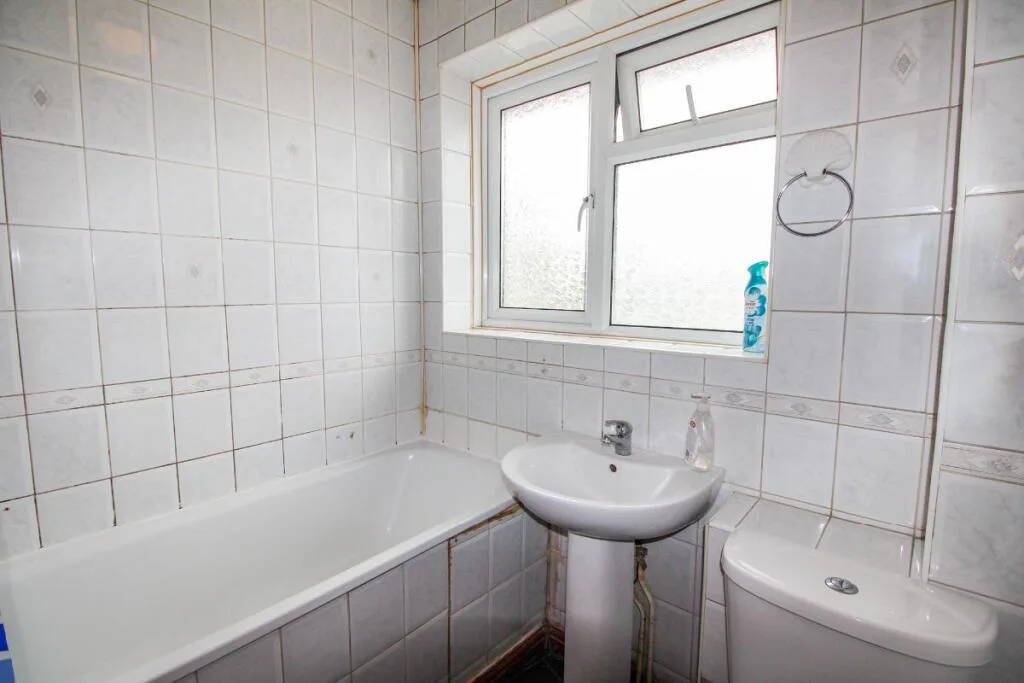 2 bedroom semi-detached house for rent