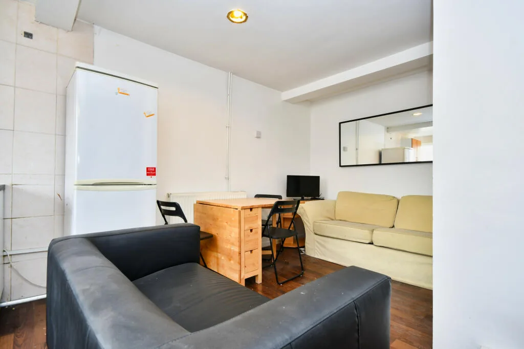 4 bedroom maisonette for rent