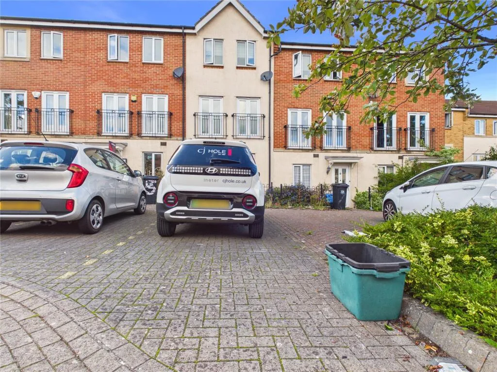 4 bedroom terraced house for rent