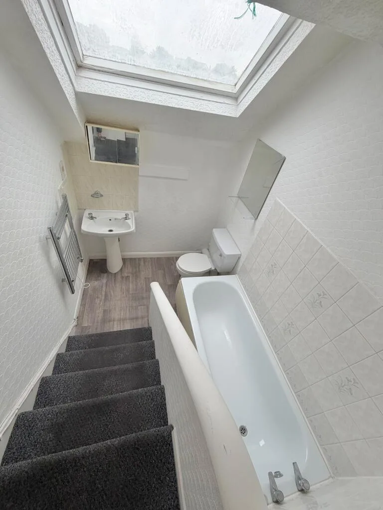 14 bedroom house of multiple occupation for rent