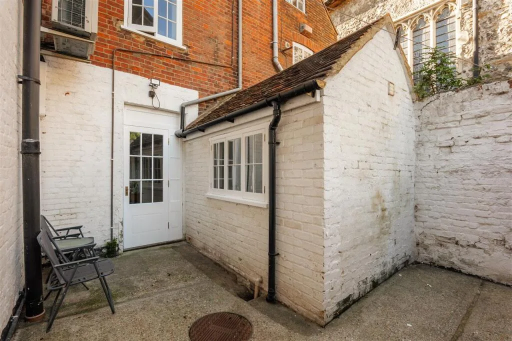 1 bedroom house for rent