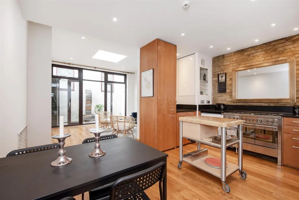 2 bedroom terraced house for rent