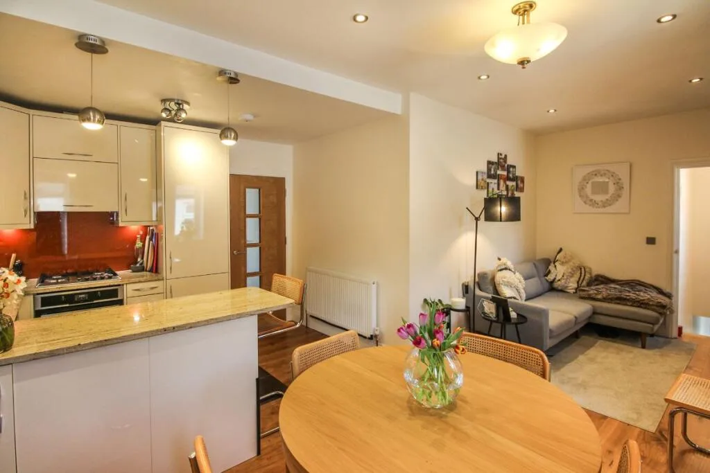 2 bedroom flat for rent