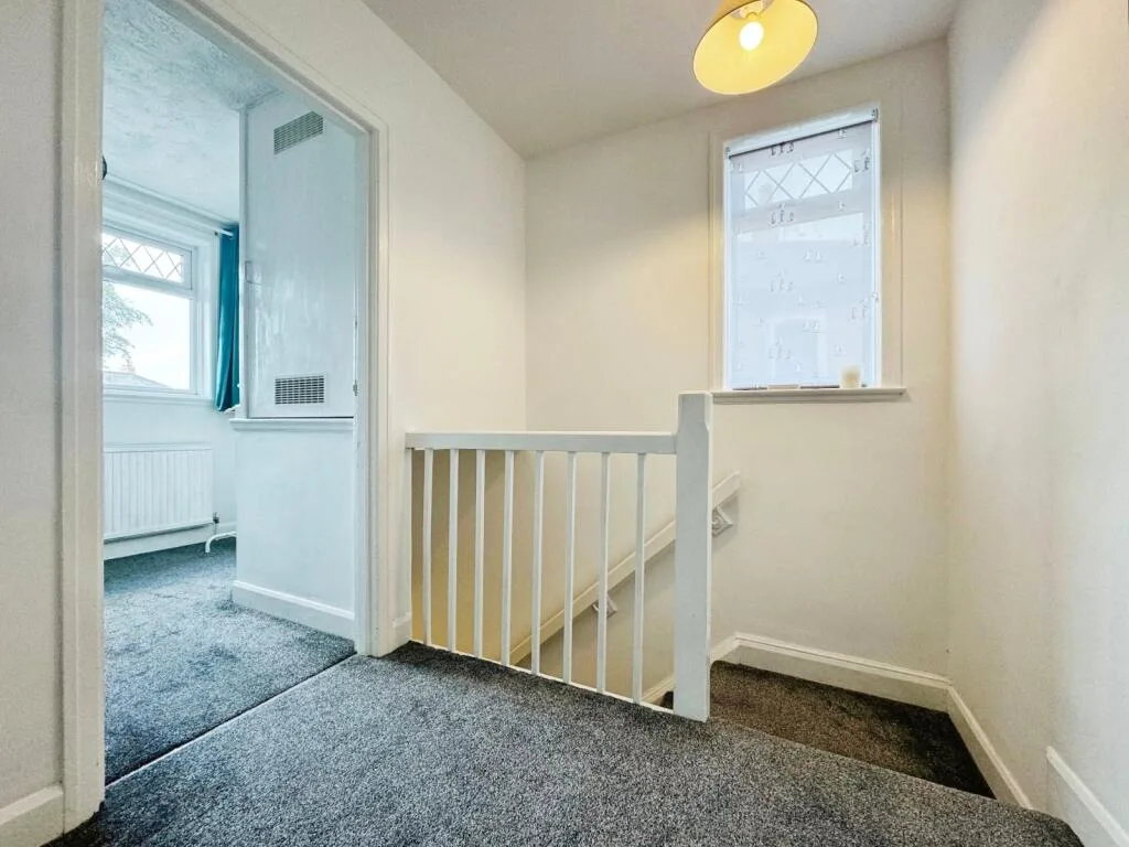 3 bedroom end of terrace house for rent