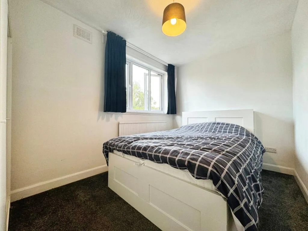 3 bedroom end of terrace house for rent