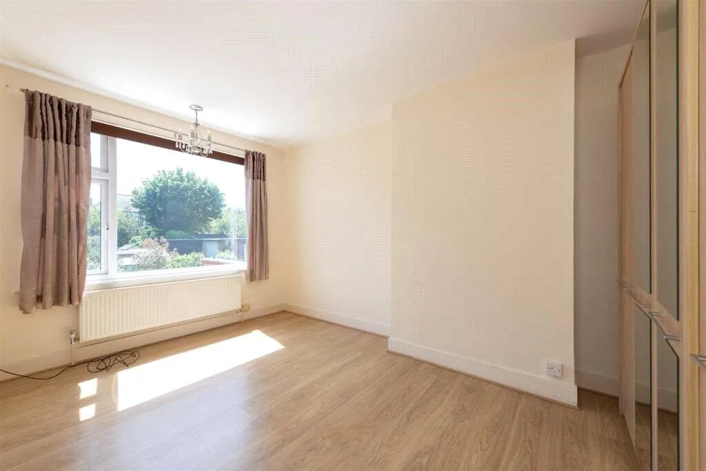 3 bedroom semi-detached house for rent