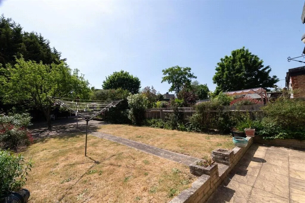 3 bedroom semi-detached house for rent