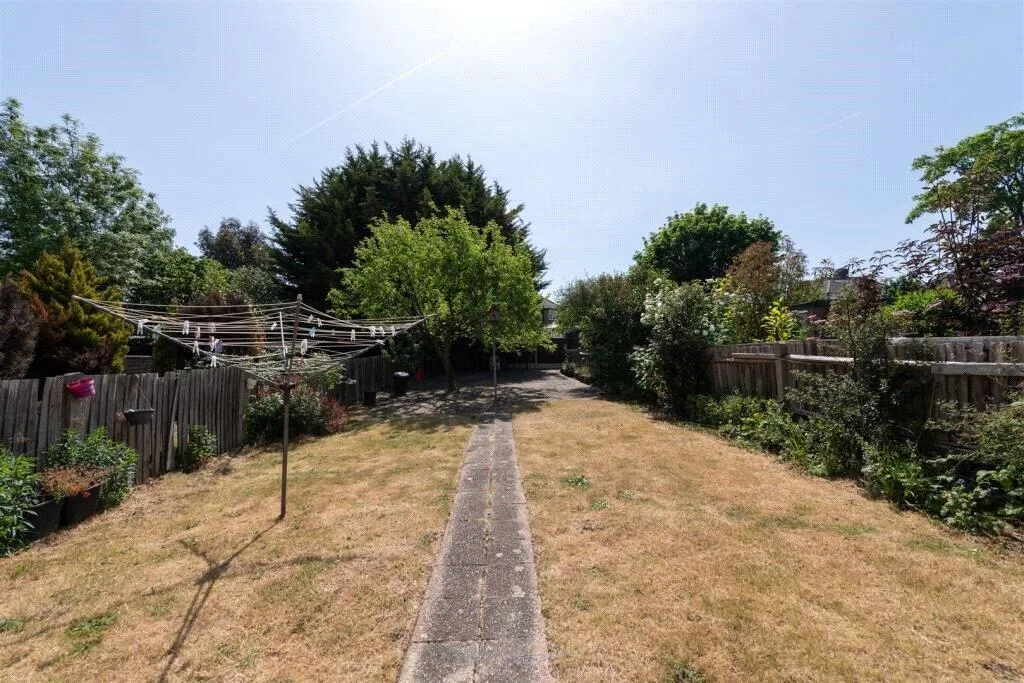 3 bedroom semi-detached house for rent