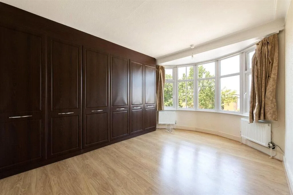 3 bedroom semi-detached house for rent