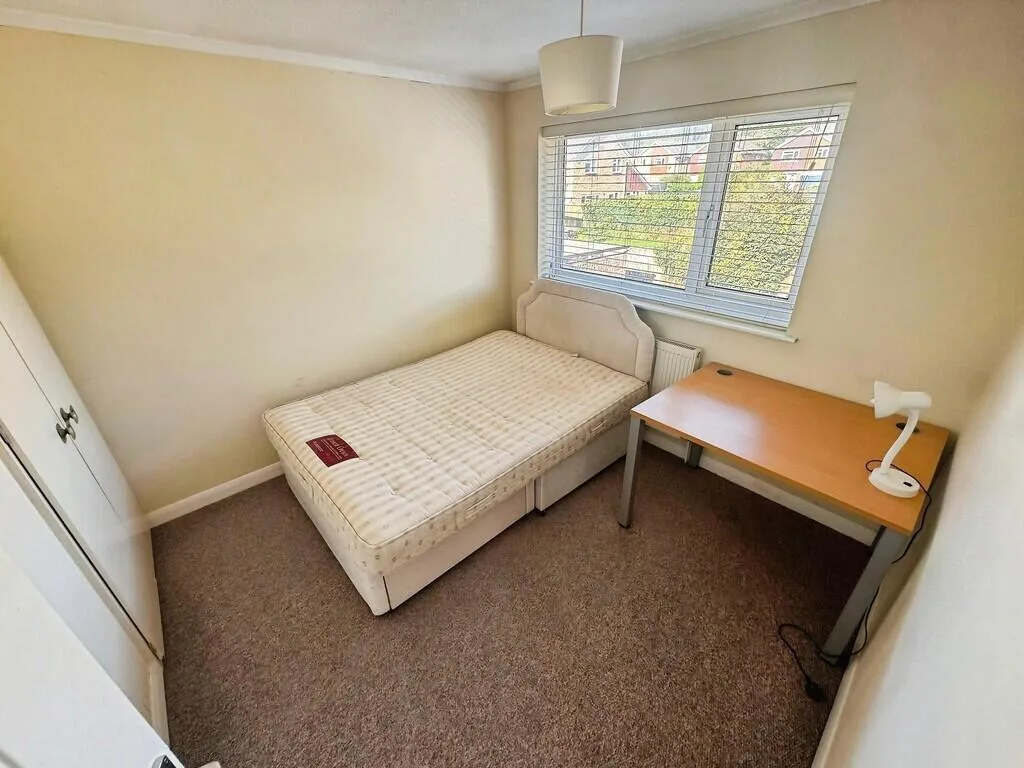 3 bedroom semi-detached house for rent