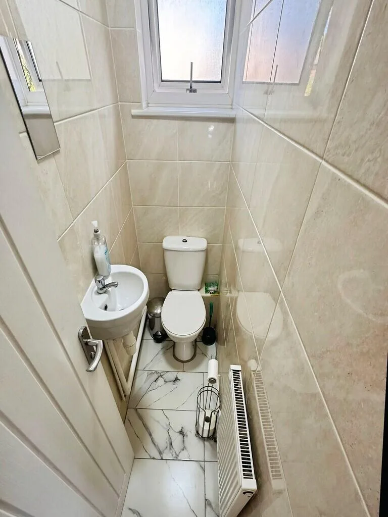3 bedroom semi-detached house for rent