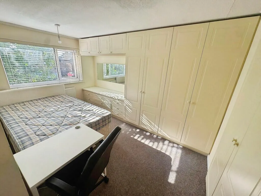 3 bedroom semi-detached house for rent