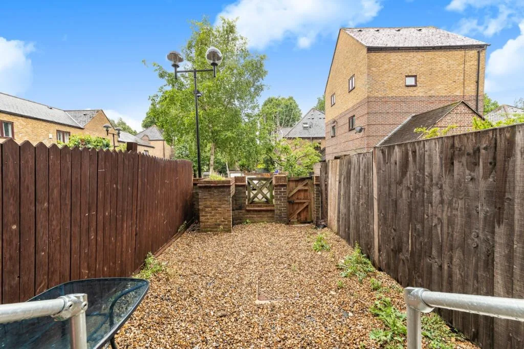 4 bedroom terraced house for rent