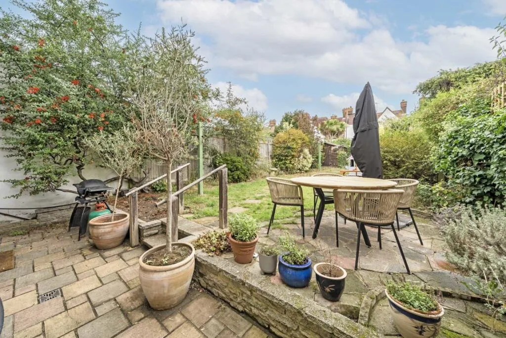 3 bedroom detached house for rent