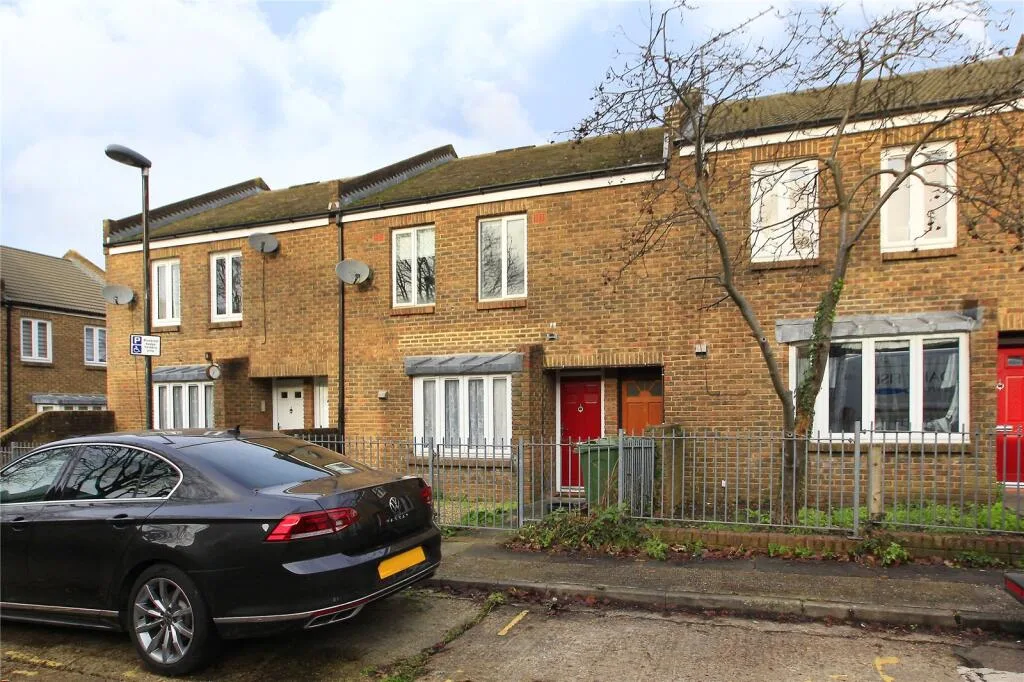 2 bedroom maisonette for rent