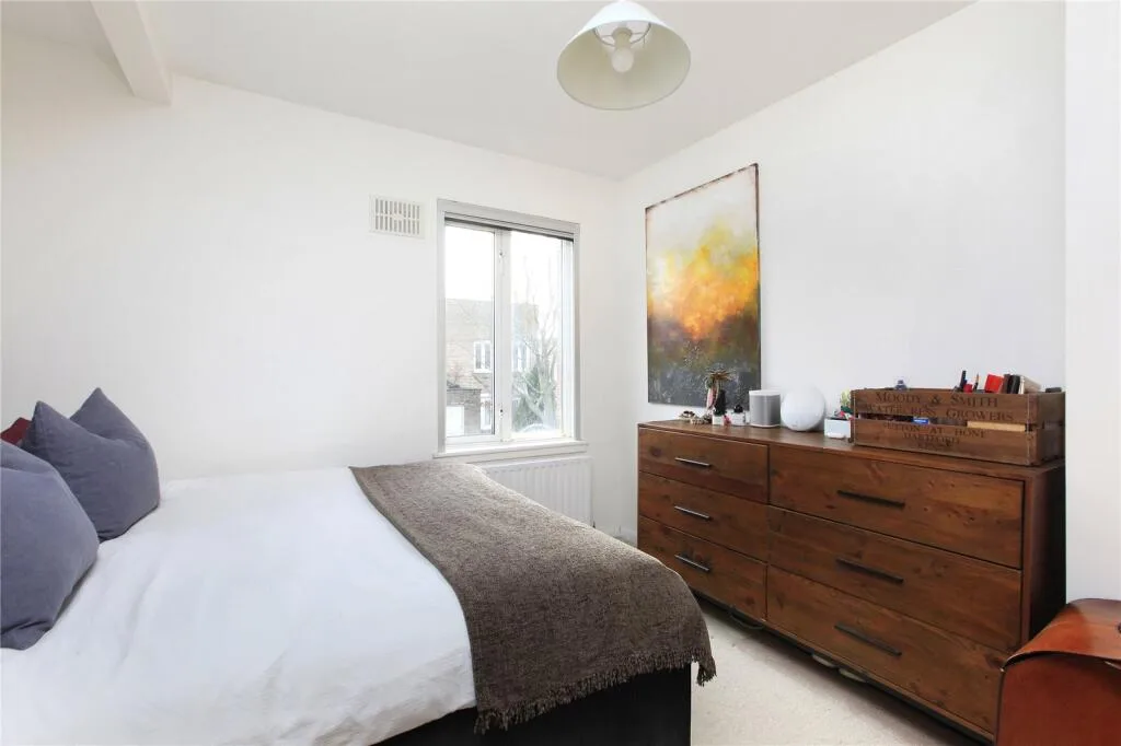 2 bedroom maisonette for rent