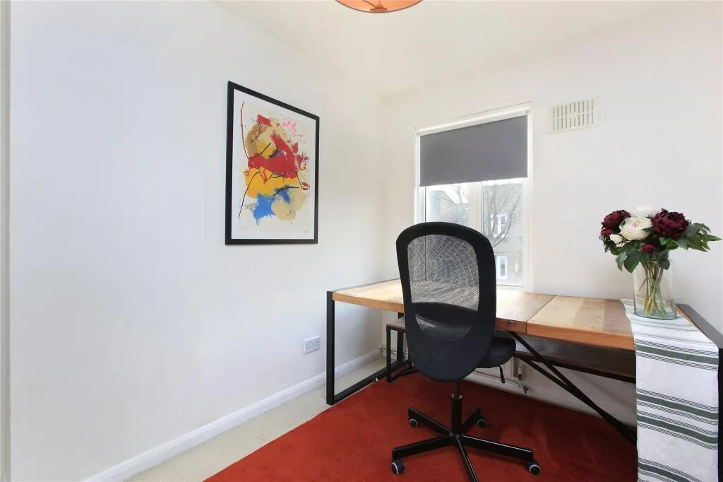 2 bedroom maisonette for rent