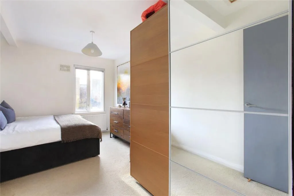 2 bedroom maisonette for rent