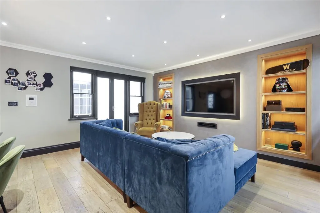 3 bedroom flat for rent