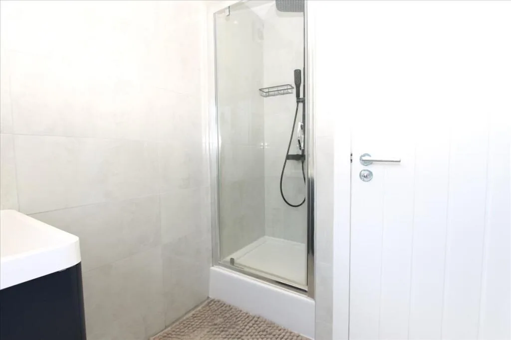 2 bedroom house for rent