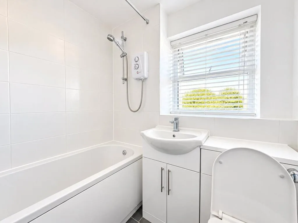 2 bedroom semi-detached house for rent