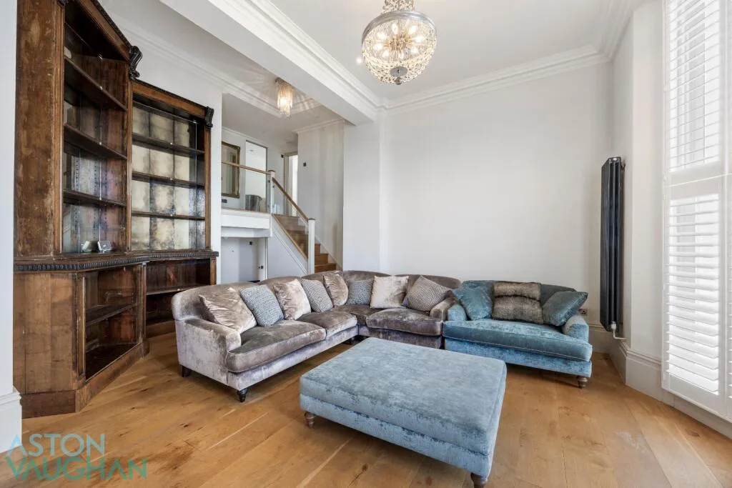3 bedroom maisonette for rent