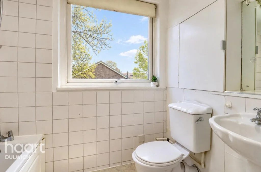 5 bedroom terraced house for rent