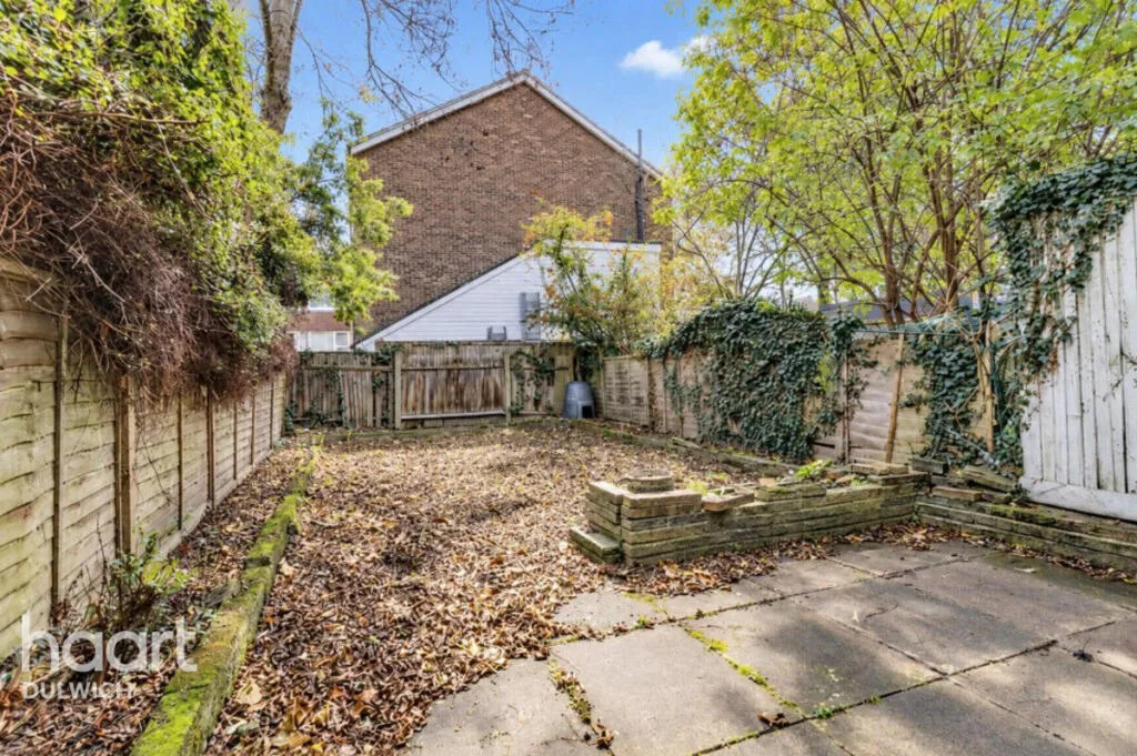 5 bedroom terraced house for rent