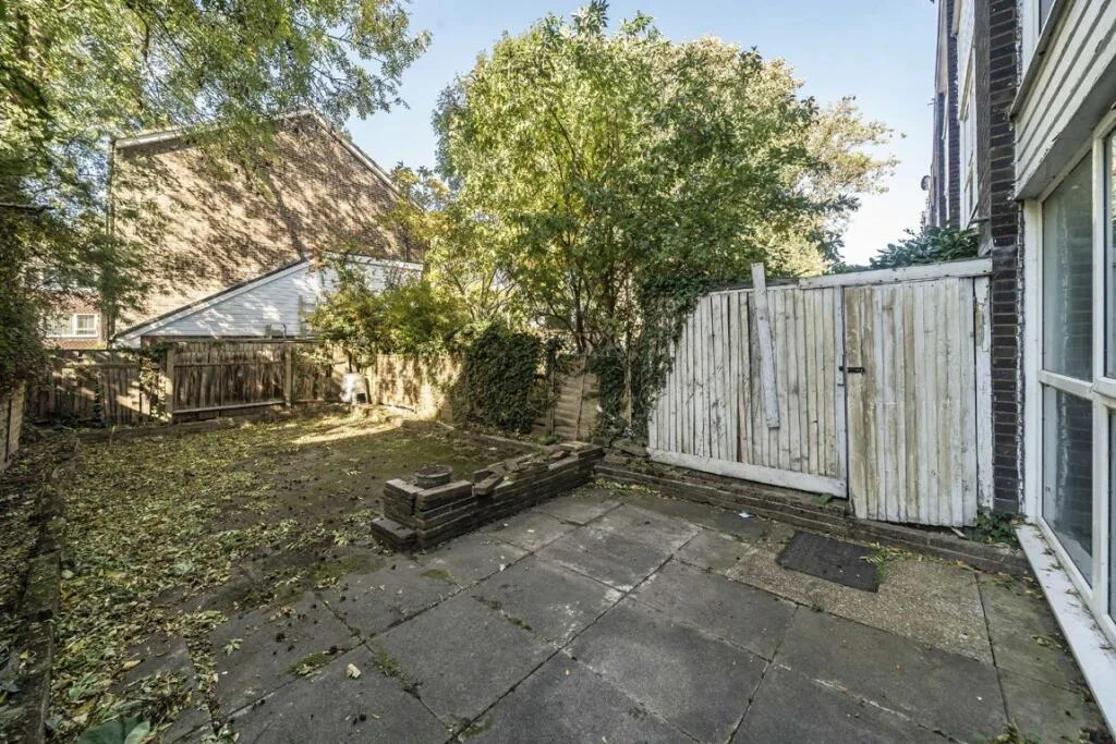 5 bedroom house for rent