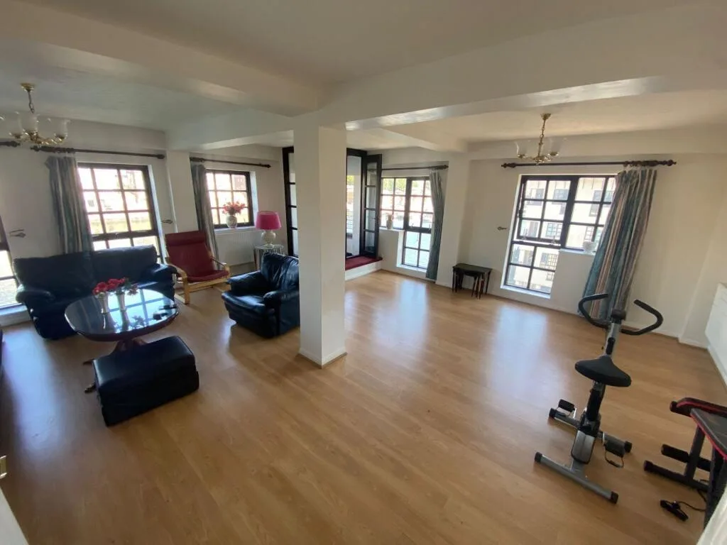 4 bedroom flat for rent