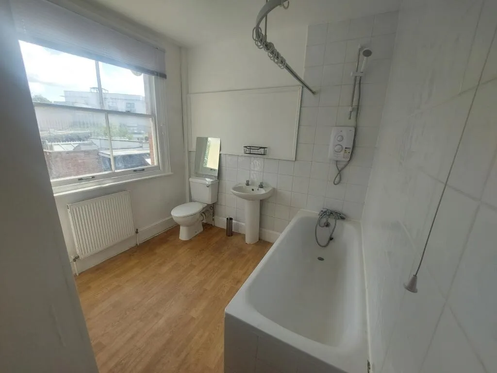 3 bedroom maisonette for rent