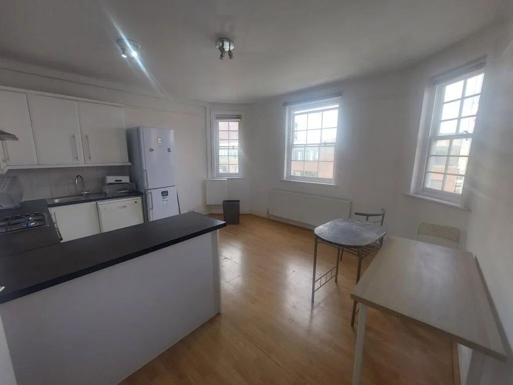 3 bedroom maisonette for rent