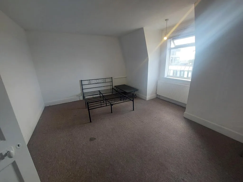 3 bedroom maisonette for rent