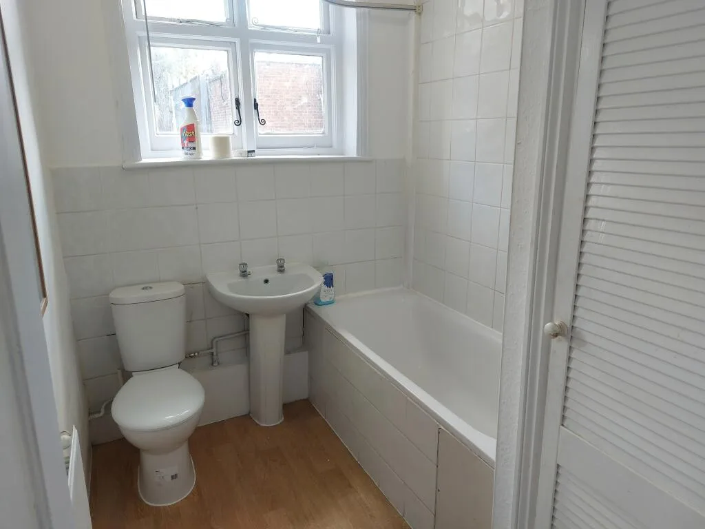 3 bedroom maisonette for rent