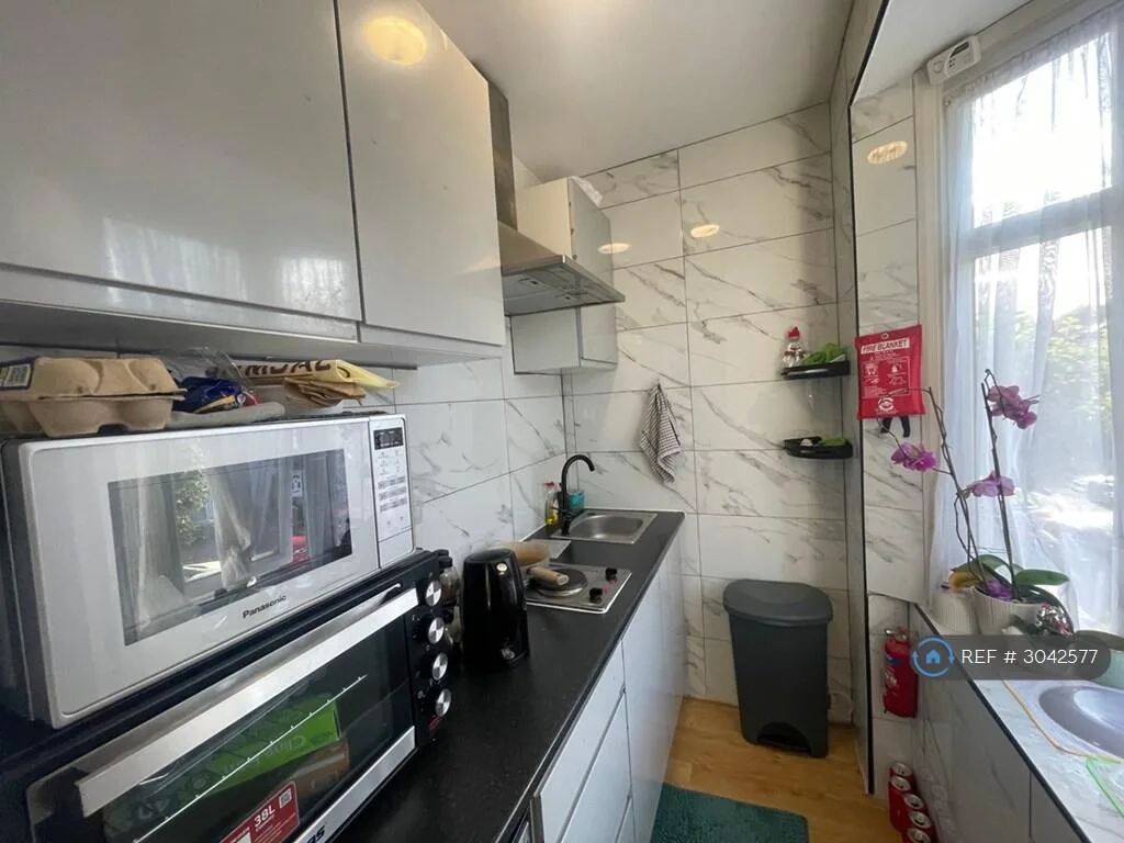 Studio flat for rent