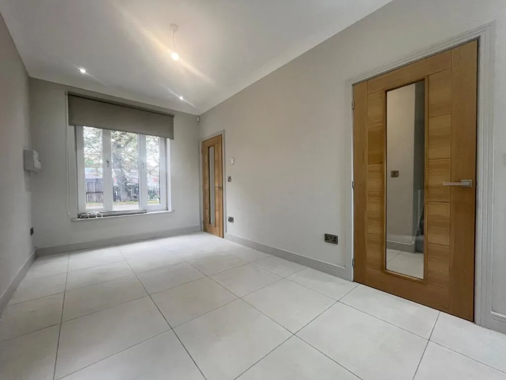 5 bedroom detached house for rent