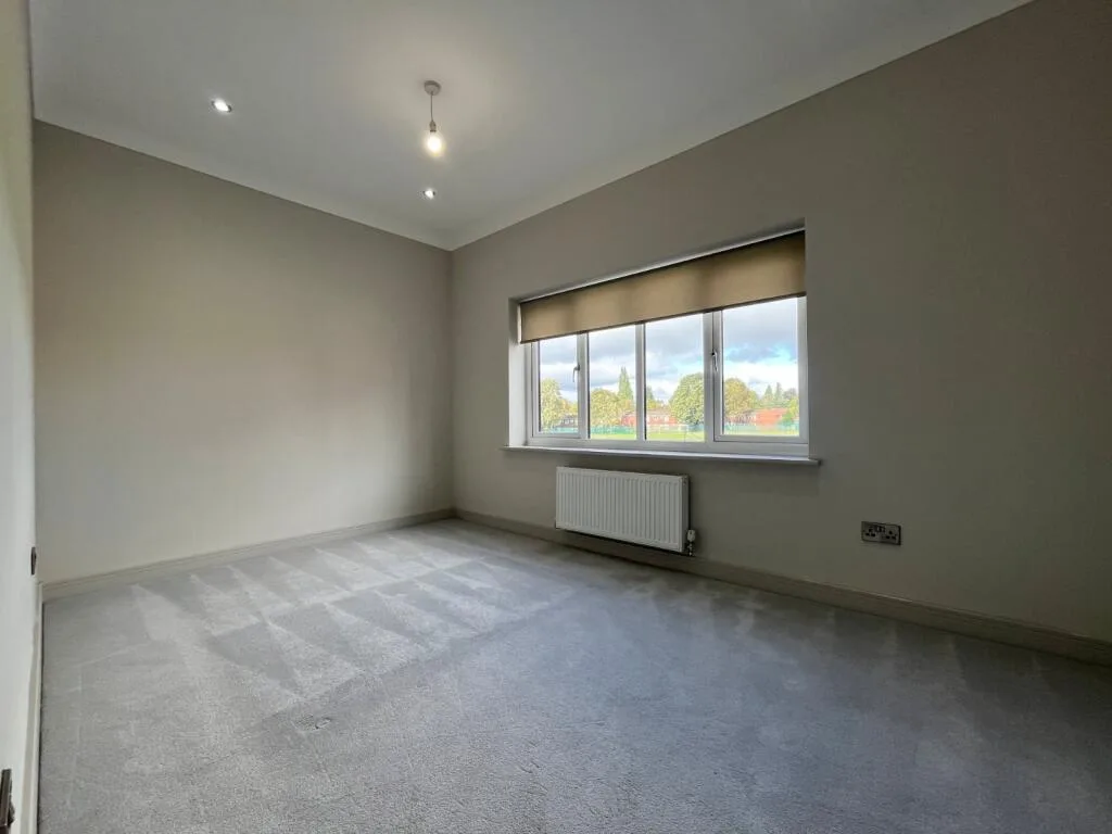 5 bedroom detached house for rent